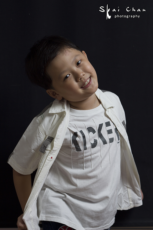 Indoor children photoshoot session with Dylan at Joyous Nails Seng Kang Indoor children photoshoot session with Dylan at Joyous Nails Seng Kang