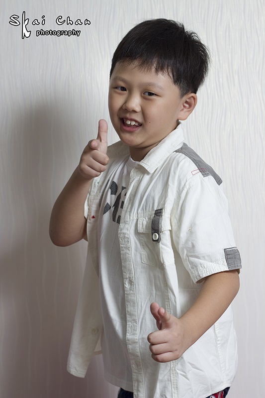 Indoor children photoshoot session with Dylan at Joyous Nails Seng Kang Indoor children photoshoot session with Dylan at Joyous Nails Seng Kang