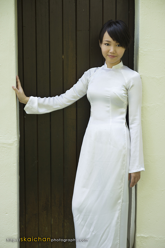 Traditional dress - Vietnamese Ao Dai photoshoot session with KT Pham at Duxton Plain Park Traditional dress - Vietnamese Ao Dai photoshoot session with KT Pham at Duxton Plain Park