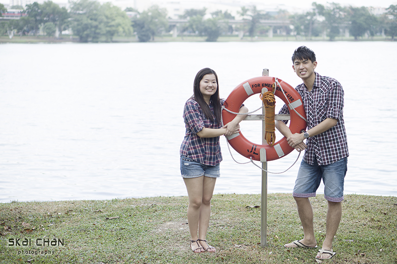 Creative and cute outdoor couple photoshoot session with Derrick and Ariel at Jurong Lake Gardens Creative and cute outdoor couple photoshoot session with Derrick and Ariel at Jurong Lake Gardens