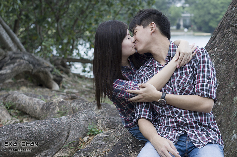 Creative and cute outdoor couple photoshoot session with Derrick and Ariel at Jurong Lake Gardens Creative and cute outdoor couple photoshoot session with Derrick and Ariel at Jurong Lake Gardens
