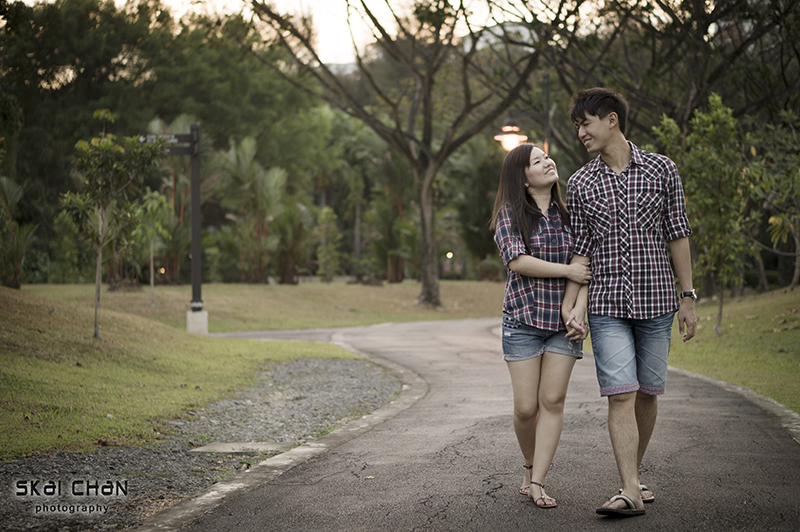 Creative and cute outdoor couple photoshoot session with Derrick and Ariel at Jurong Lake Gardens Creative and cute outdoor couple photoshoot session with Derrick and Ariel at Jurong Lake Gardens