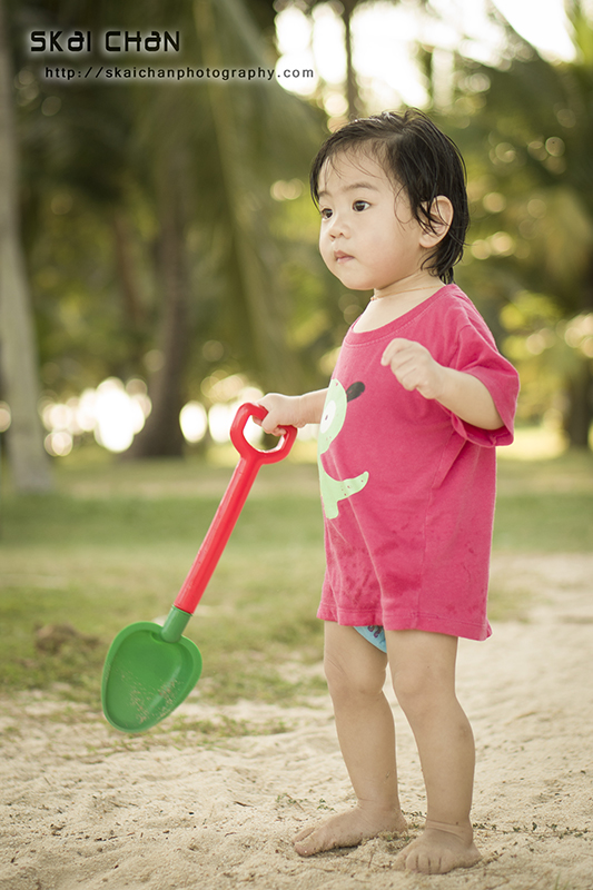 Outdoor children photoshoot at Tanjong Beach (Sentosa) Outdoor children photoshoot at Tanjong Beach (Sentosa)