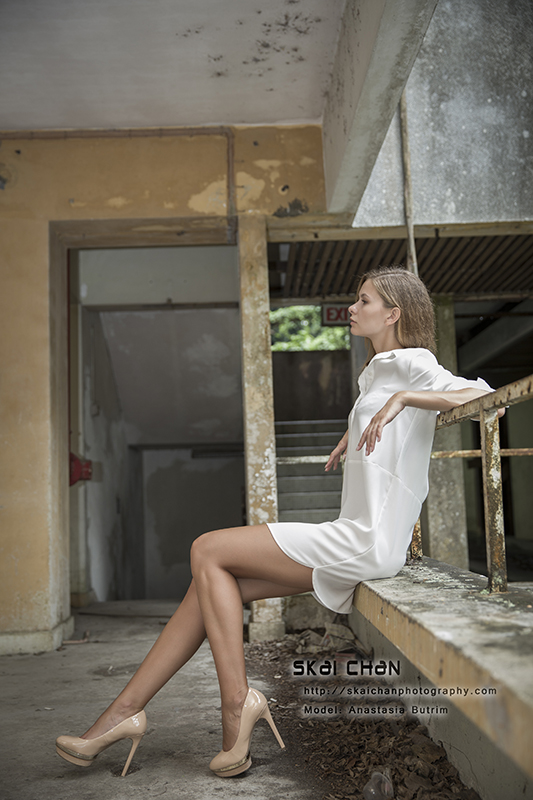 Fashion photoshoot session with Anastasia Butrim at Abandoned House Fashion photoshoot session with Anastasia Butrim at Abandoned House