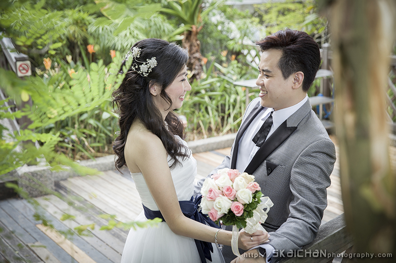 Pre-Wedding photoshoot session with Peter and Peiwei at Registries of Marriages Singapore, Fort Canning Park Pre-Wedding photoshoot session with Peter and Peiwei at Registries of Marriages Singapore, Fort Canning Park