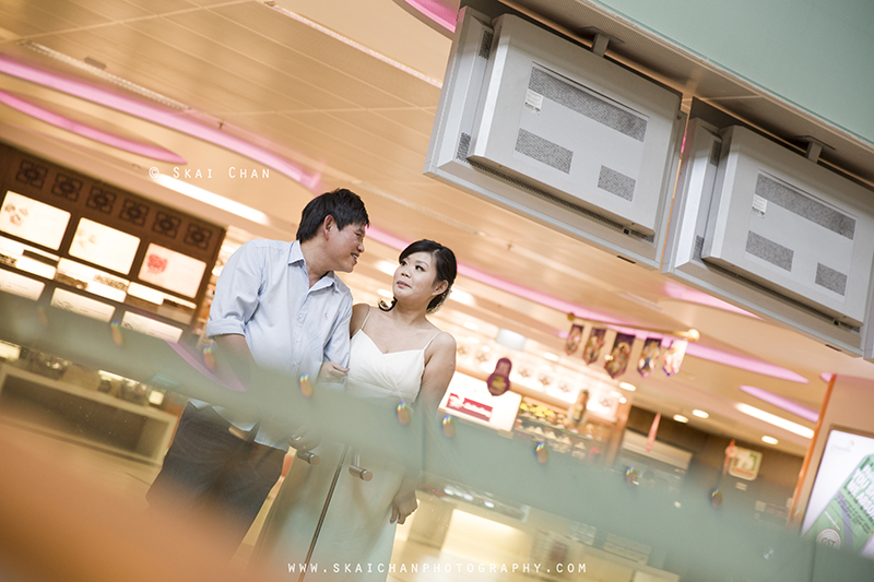 Pre-Wedding photoshoot session with Terry & Lynwen at Changi Airport Pre-Wedding photoshoot session with Terry & Lynwen at Changi Airport