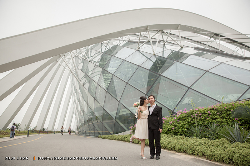pre-wedding photography outside flower dome, gardens by the bay pre-wedding photography outside flower dome, gardens by the bay