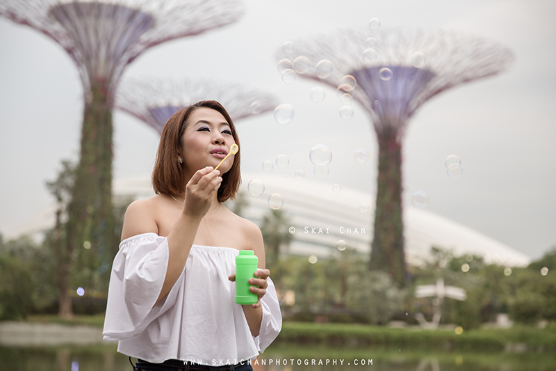 Bubble themed portrait photoshoot session with Marjorie Lining at Dragonfly Lake, Gardens by the Bay Bubble themed portrait photoshoot session with Marjorie Lining at Dragonfly Lake, Gardens by the Bay