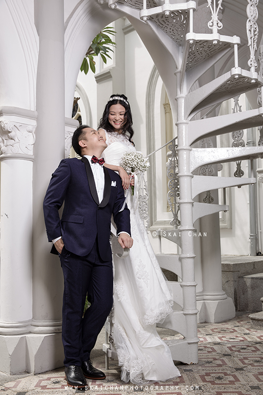 Pre-Wedding photoshoot session with Leslie & Sally at CHIJMES Pre-Wedding photoshoot session with Leslie & Sally at CHIJMES