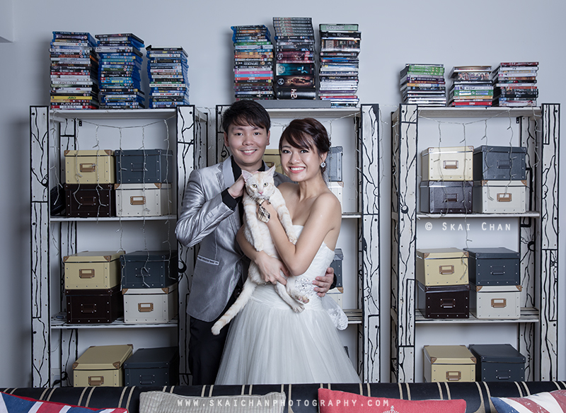 Indoor pre-wedding photoshoot session with Huiting & Shengyang at Sunsetopia Indoor pre-wedding photoshoot session with Huiting & Shengyang at Sunsetopia