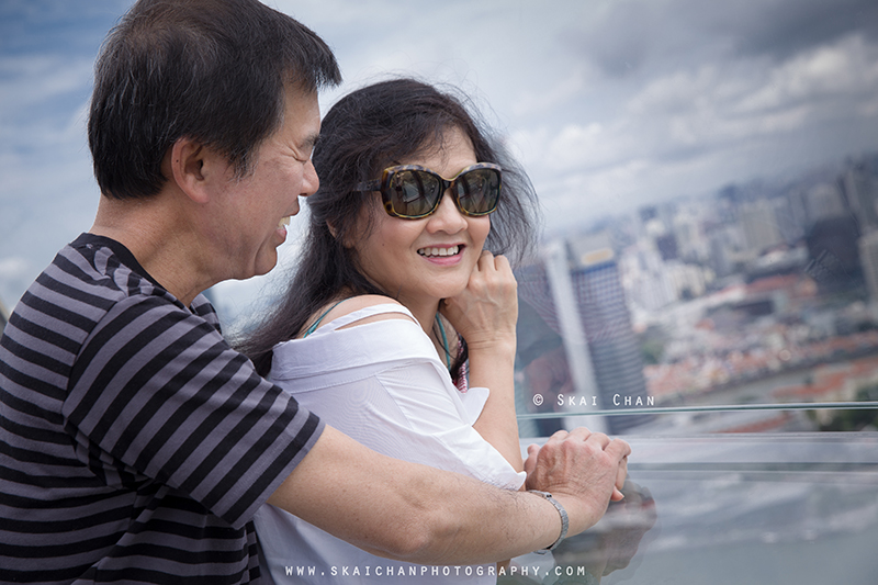 Outdoor casual couple photoshoot session with Michael & Kimli at Marina Bay Sands (MBS) hotel Outdoor casual couple photoshoot session with Michael & Kimli at Marina Bay Sands (MBS) hotel