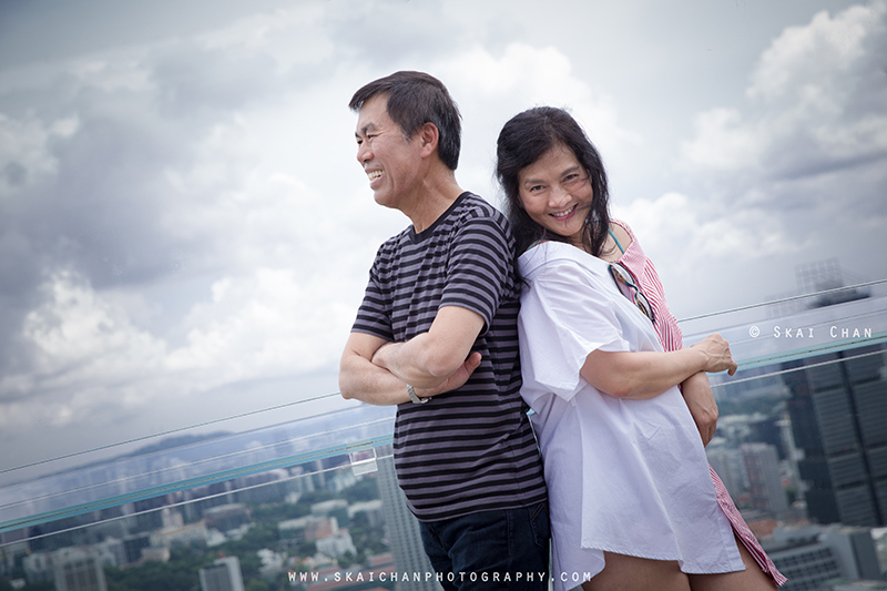 Outdoor casual couple photoshoot session with Michael & Kimli at Marina Bay Sands (MBS) hotel Outdoor casual couple photoshoot session with Michael & Kimli at Marina Bay Sands (MBS) hotel