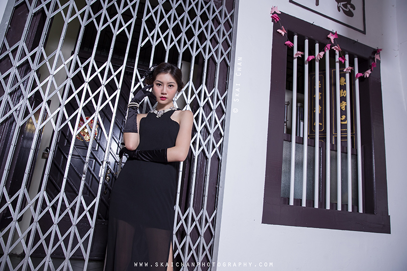 Vintage themed retro style night photoshoot session with Hilary at Amoy Street Vintage themed retro style night photoshoot session with Hilary at Amoy Street