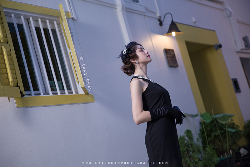 Vintage themed retro style night photoshoot session with Hilary at Ann Siang Hill Park (back alley) Vintage themed retro style night photoshoot session with Hilary at Ann Siang Hill Park (back alley)