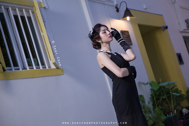 Vintage themed retro style night photoshoot session with Hilary at Ann Siang Hill Park (back alley) Vintage themed retro style night photoshoot session with Hilary at Ann Siang Hill Park (back alley)