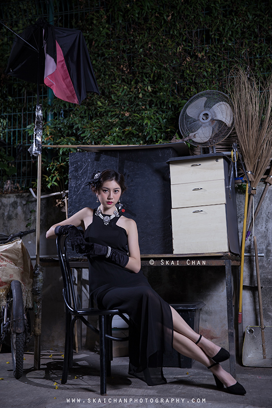 Vintage themed retro style night photoshoot session with Hilary at Ann Siang Hill Park (back alley) Vintage themed retro style night photoshoot session with Hilary at Ann Siang Hill Park (back alley)