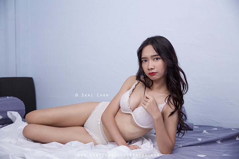 Boudoir portrait photoshoot session with Rina at Tanjong Pagar Boudoir portrait photoshoot session with Rina at Tanjong Pagar