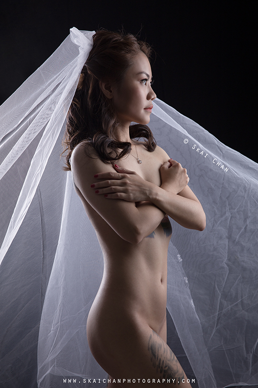 Implied nude art bridal photoshoot session with Eva Loa at photography studio (Tanjong Pagar) Implied nude art bridal photoshoot session with Eva Loa at photography studio (Tanjong Pagar)