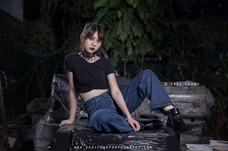 Gothic dark themed night portrait photoshoot session with Hilary at Pearl's Hill Terrace Gothic dark themed night portrait photoshoot session with Hilary at Pearl's Hill Terrace