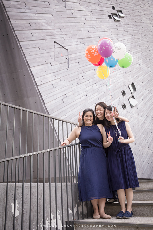 Friends portrait photoshoot session with Delphine & friends Seto at National University of Singapore (NUS) Friends portrait photoshoot session with Delphine & friends Seto at National University of Singapore (NUS)