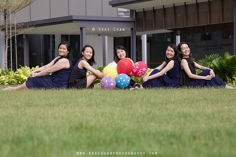 Friends portrait photoshoot session with Delphine & friends Seto at National University of Singapore (NUS) Friends portrait photoshoot session with Delphine & friends Seto at National University of Singapore (NUS)