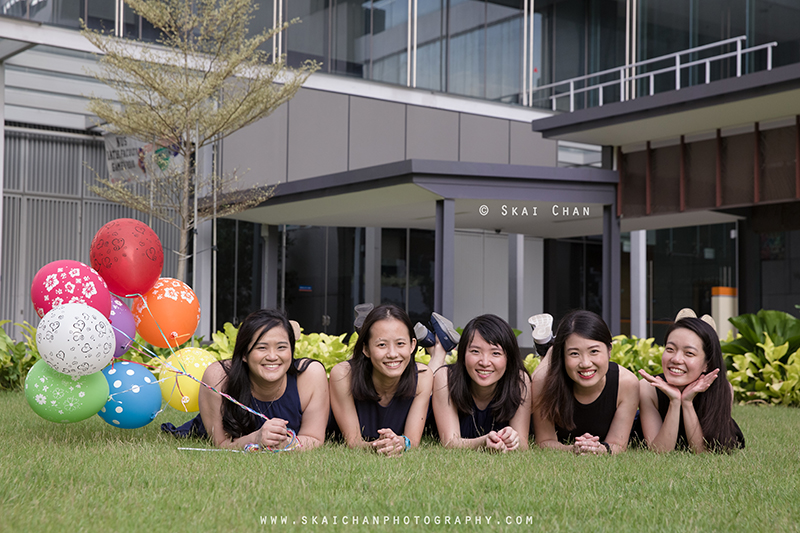 Friends portrait photoshoot session with Delphine & friends Seto at National University of Singapore (NUS) Friends portrait photoshoot session with Delphine & friends Seto at National University of Singapore (NUS)