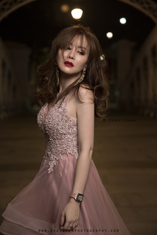 Night fashion portrait photoshoot session with Audrey Chen at Anderson Bridge at Fullerton Road Night fashion portrait photoshoot session with Audrey Chen at Anderson Bridge at Fullerton Road