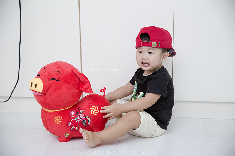 Indoor children photoshoot session with Nicholas Chan Jun En at home Indoor children photoshoot session with Nicholas Chan Jun En at home