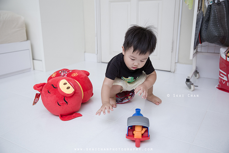 Indoor children photoshoot session with Nicholas Chan Jun En at home Indoor children photoshoot session with Nicholas Chan Jun En at home