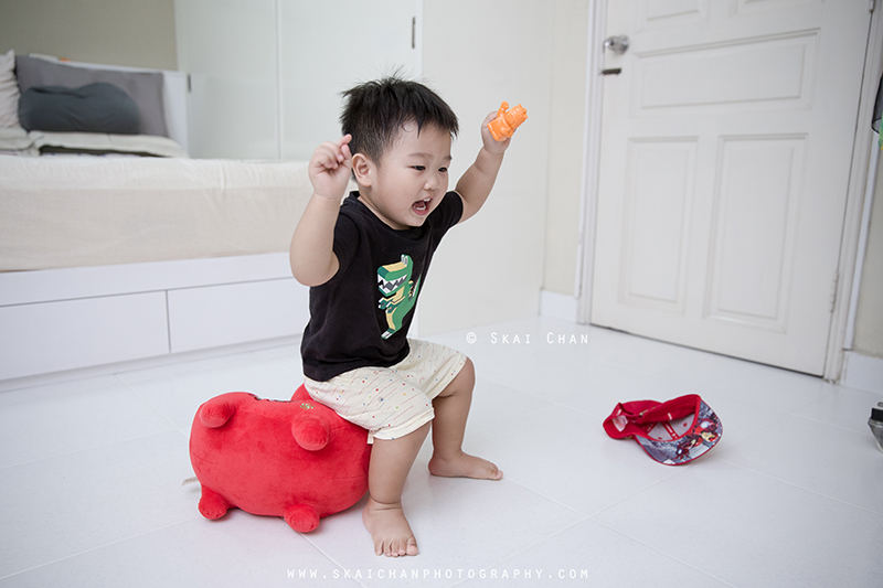 Indoor children photoshoot session with Nicholas Chan Jun En at home Indoor children photoshoot session with Nicholas Chan Jun En at home