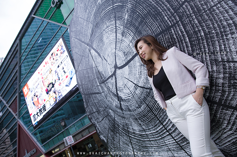 Corporate portrait photoshoot session with Ratna Juita at Raffles Place Park & Boat Quay Corporate portrait photoshoot session with Ratna Juita at Raffles Place Park & Boat Quay