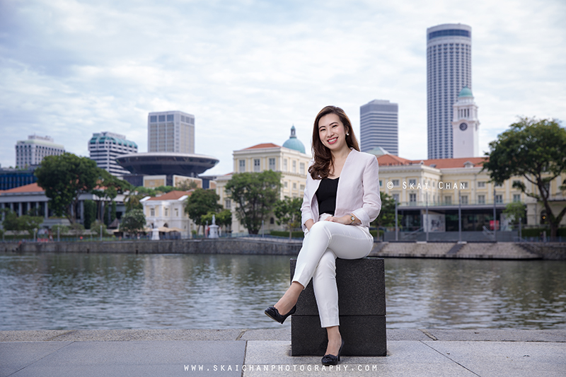 Corporate portrait photoshoot session with Ratna Juita at Raffles Place Park & Boat Quay Corporate portrait photoshoot session with Ratna Juita at Raffles Place Park & Boat Quay