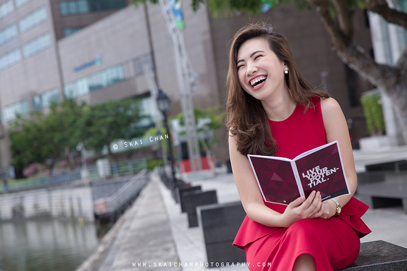 Modern corporate portrait photoshoot session with Ratna Juita at Boat Quay Modern corporate portrait photoshoot session with Ratna Juita at Boat Quay