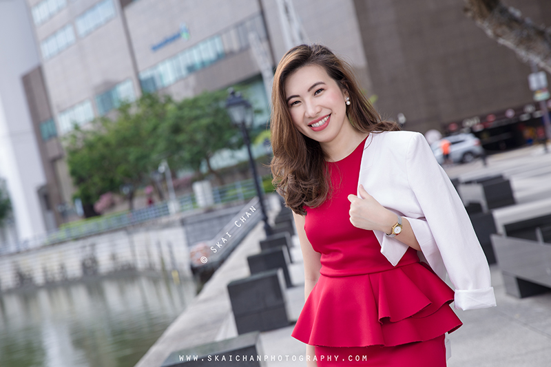 Modern corporate portrait photoshoot session with Ratna Juita at Boat Quay Modern corporate portrait photoshoot session with Ratna Juita at Boat Quay