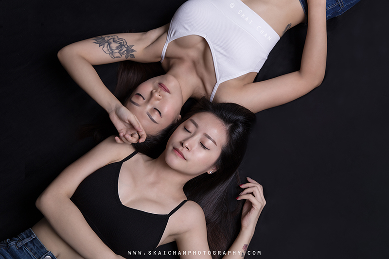 Edgy friends / sisters themed photoshoot session with Huiqing and Jasmine Tan at Tanjong Pagar (photography studio) Edgy friends / sisters themed photoshoot session with Huiqing and Jasmine Tan at Tanjong Pagar (photography studio)