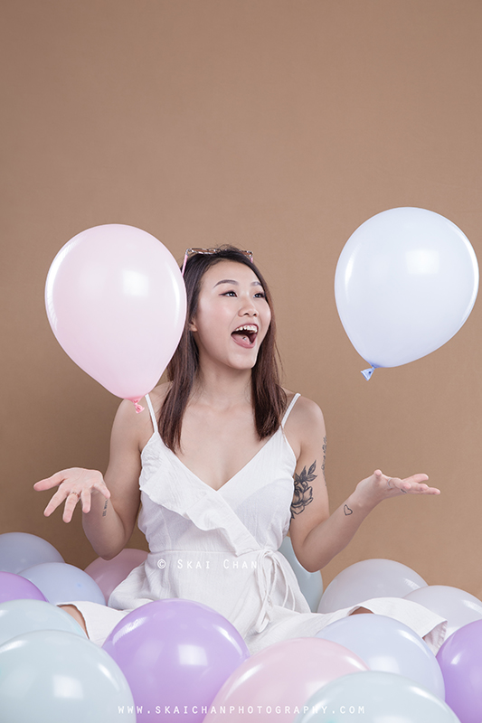 Cute balloon themed photoshoot session with Jasmine Tan at Tanjong Pagar (photography studio) Cute balloon themed photoshoot session with Jasmine Tan at Tanjong Pagar (photography studio)