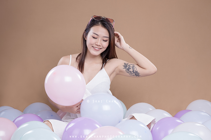 Feminine balloon themed photoshoot session with Jasmine Tan at Tanjong Pagar (photography studio) Feminine balloon themed photoshoot session with Jasmine Tan at Tanjong Pagar (photography studio)