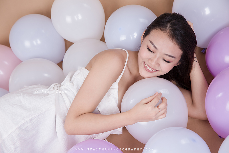 Feminine balloon themed photoshoot session with Jasmine Tan at Tanjong Pagar (photography studio) Feminine balloon themed photoshoot session with Jasmine Tan at Tanjong Pagar (photography studio)