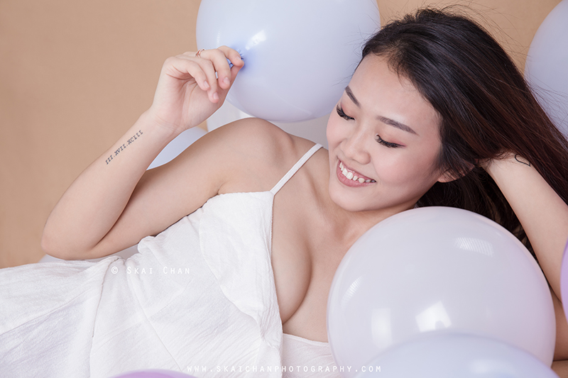 Feminine balloon themed photoshoot session with Jasmine Tan at Tanjong Pagar (photography studio) Feminine balloon themed photoshoot session with Jasmine Tan at Tanjong Pagar (photography studio)