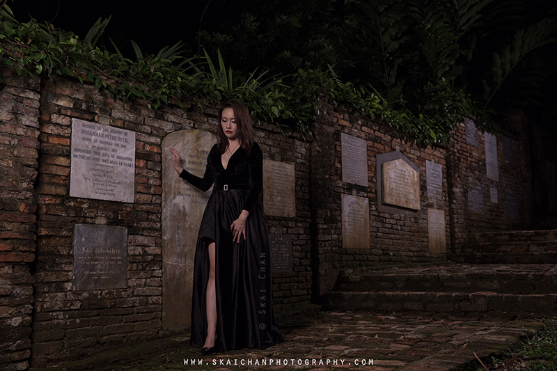 Dark Halloween themed candles photoshoot session with Ivy Tan at Fort Canning Park Dark Halloween themed candles photoshoot session with Ivy Tan at Fort Canning Park
