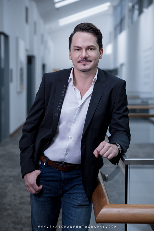 Corporate portrait photoshoot session with Adam Tatarynowicz at Singapore Management University (SMU) Corporate portrait photoshoot session with Adam Tatarynowicz at Singapore Management University (SMU)