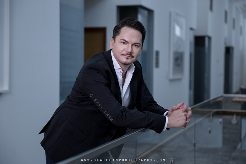 Corporate portrait photoshoot session with Adam Tatarynowicz at Singapore Management University (SMU) Corporate portrait photoshoot session with Adam Tatarynowicz at Singapore Management University (SMU)