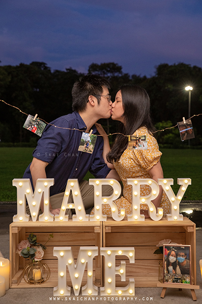 Outdoor Sunset Couple Photoshoot - Couple: Anthony & Divlynn @ Parkland Green @ East Coast Park (ECP)