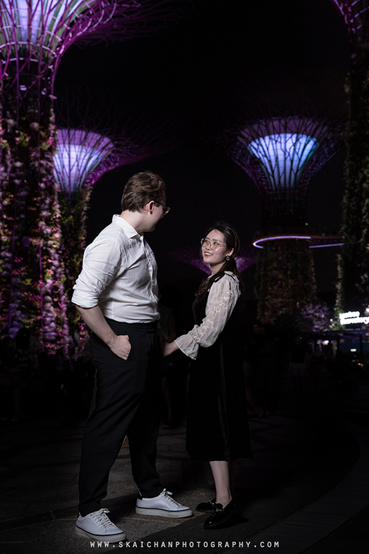 Night couple photoshoot session with Keagan & Nancy at Supertree Grove (Gardens by the Bay) Night couple photoshoot session with Keagan & Nancy at Supertree Grove (Gardens by the Bay)