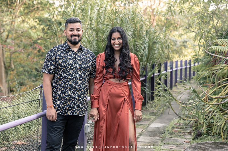 Outdoor casual couple photoshoot session with Elvis Philip & Monali P at World of Plants (Gardens By The Bay) Outdoor casual couple photoshoot session with Elvis Philip & Monali P at World of Plants (Gardens By The Bay)