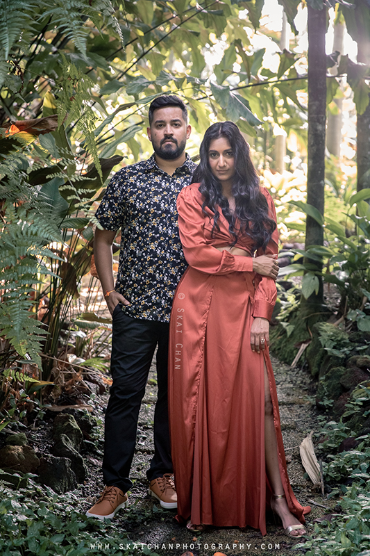 Outdoor casual couple photoshoot session with Elvis Philip & Monali P at World of Plants (Gardens By The Bay) Outdoor casual couple photoshoot session with Elvis Philip & Monali P at World of Plants (Gardens By The Bay)