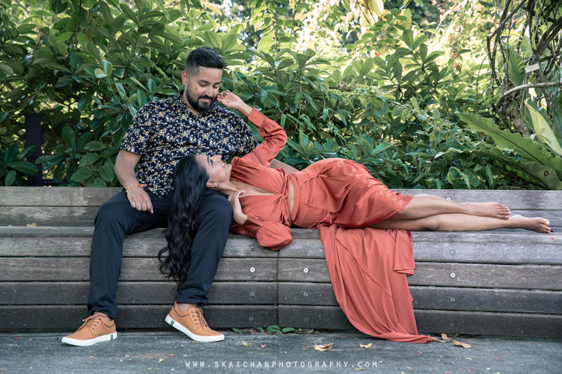 Outdoor casual couple photoshoot session with Elvis Philip & Monali P at World of Plants (Gardens By The Bay) Outdoor casual couple photoshoot session with Elvis Philip & Monali P at World of Plants (Gardens By The Bay)