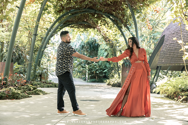 Outdoor casual couple photoshoot session with Elvis Philip & Monali P at World of Plants (Gardens By The Bay) Outdoor casual couple photoshoot session with Elvis Philip & Monali P at World of Plants (Gardens By The Bay)
