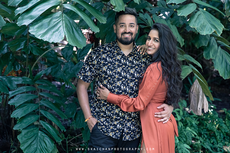 Outdoor casual couple photoshoot session with Elvis Philip & Monali P at World of Plants (Gardens By The Bay) Outdoor casual couple photoshoot session with Elvis Philip & Monali P at World of Plants (Gardens By The Bay)