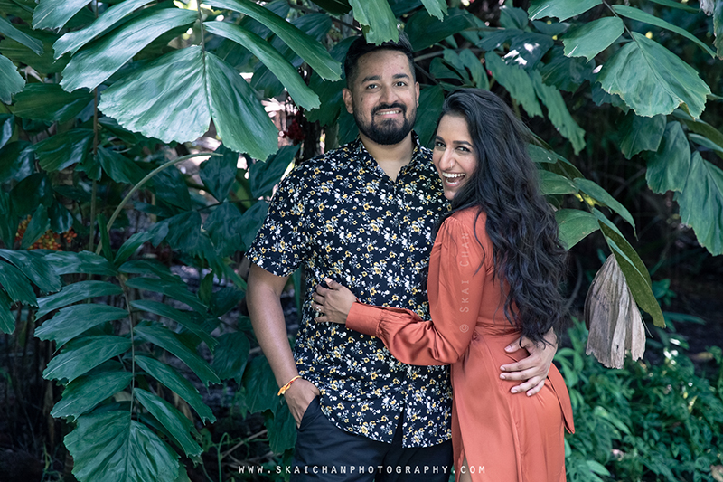 Outdoor casual couple photoshoot session with Elvis Philip & Monali P at World of Plants (Gardens By The Bay) Outdoor casual couple photoshoot session with Elvis Philip & Monali P at World of Plants (Gardens By The Bay)
